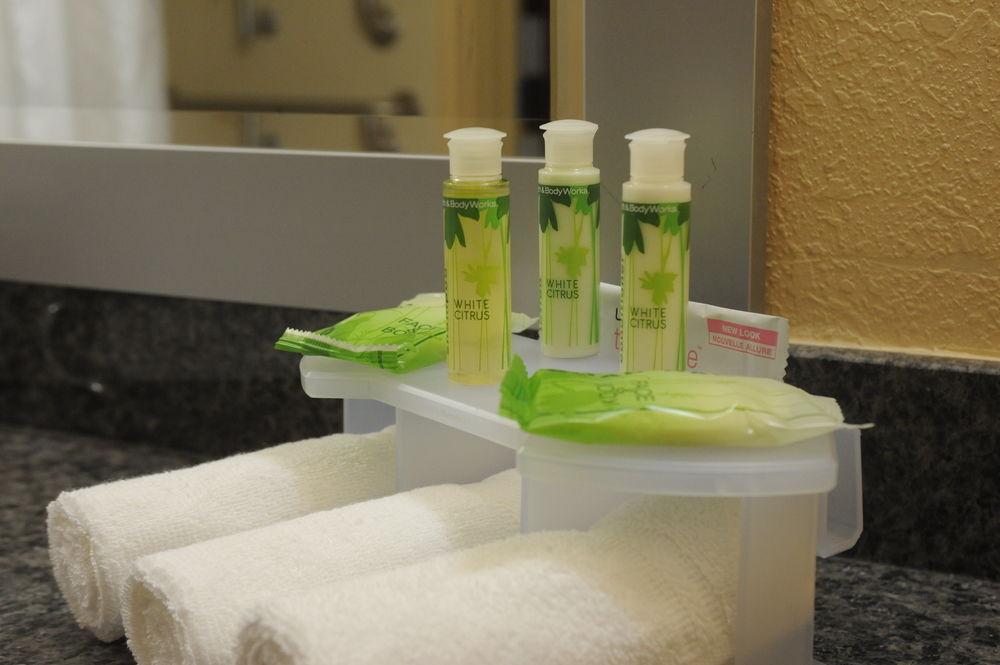 Holiday Inn Express Somerset By Ihg Eksteriør billede