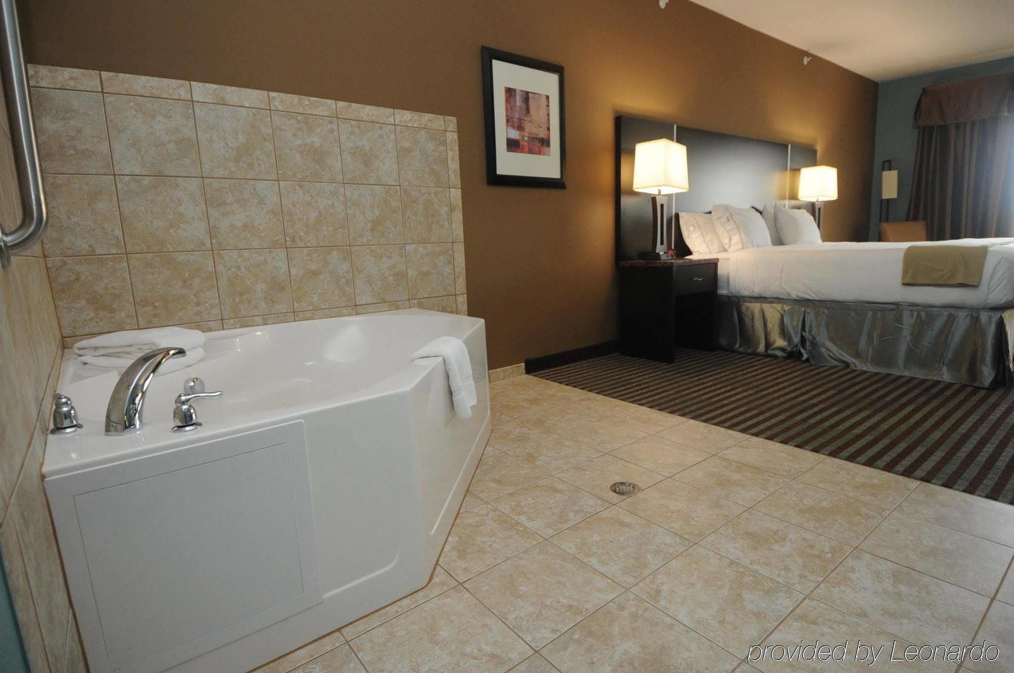 Holiday Inn Express Somerset By Ihg Eksteriør billede
