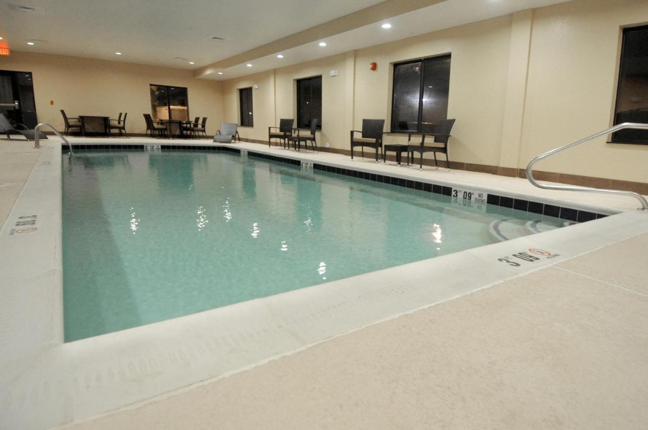 Holiday Inn Express Somerset By Ihg Eksteriør billede